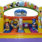 Grande Castello Gonfiabile Multigioco Con Arco Tema Cartoon